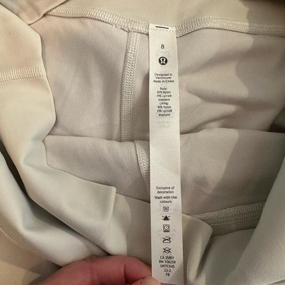 NWOT Lululemon high rise align shorts size 8 - Picture 3 of 5
